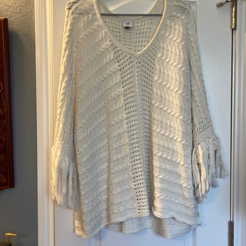 Beautiful summer white poncho by CAbi size L